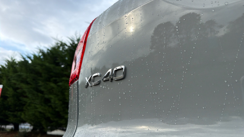 Volvo XC40 2.0 B3P Plus Dark 5dr Auto Petrol Estate